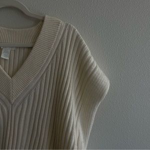 H&M | Cream V-neck Sweater vest